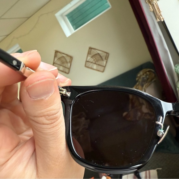 YSL Sunnies - Picture 7 of 11